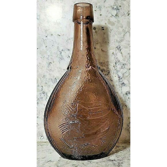 Wheaton N J Frosted Glass‎ Bottle Union Clasped Hands Dove Shield 9 1/8” Purple - Picture 4 of 6